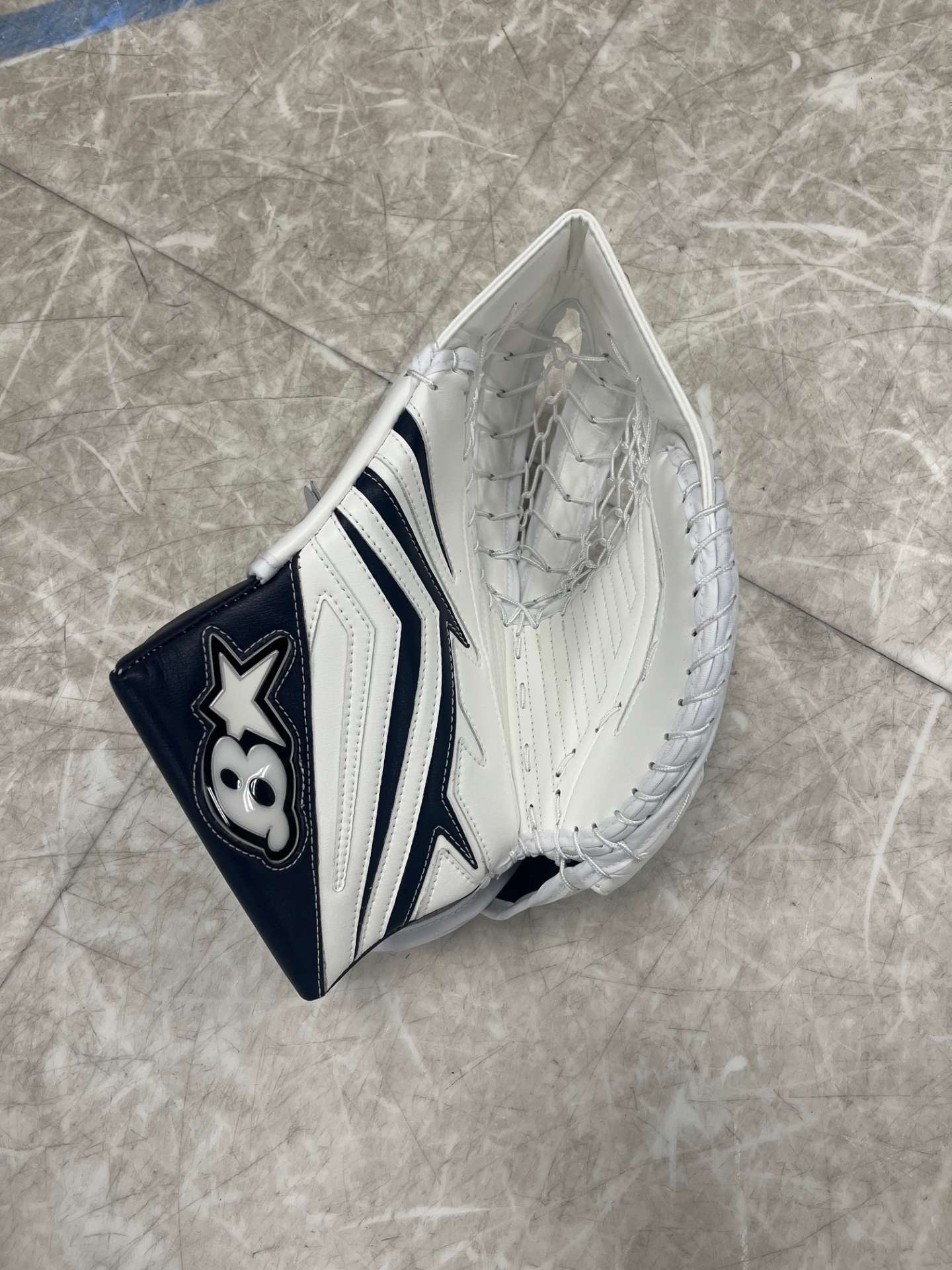 Brian's Iconik 2 Senior Goalie Catcher - Image 4