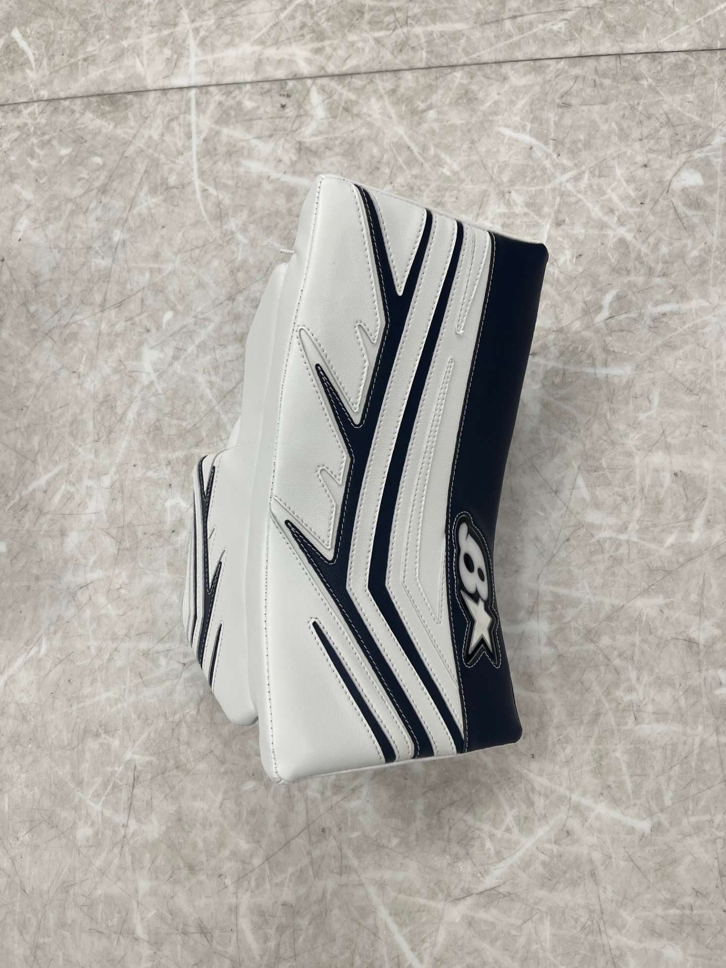 Brian's Iconik 2 Senior Goalie Blocker - Image 5